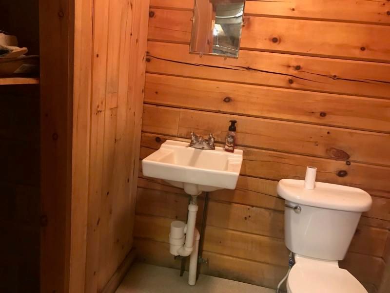 94 Main Rd, Abbot, ME 04406